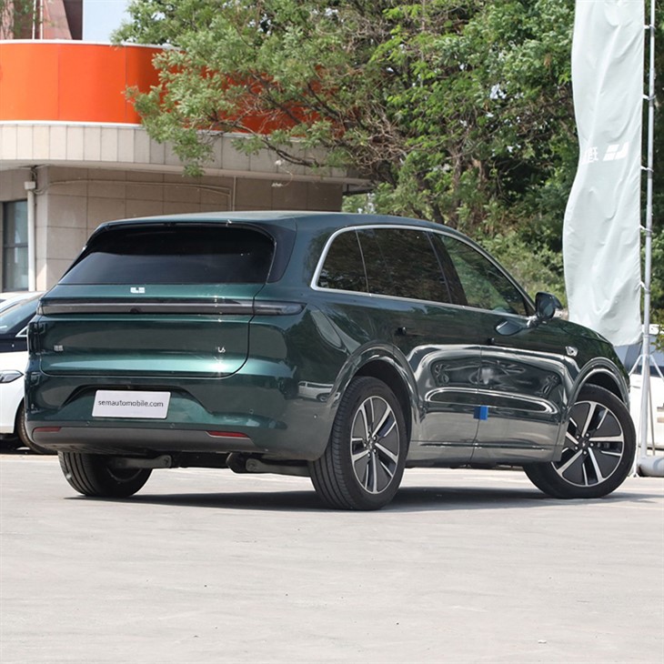 Li Auto L6 luxury SUV